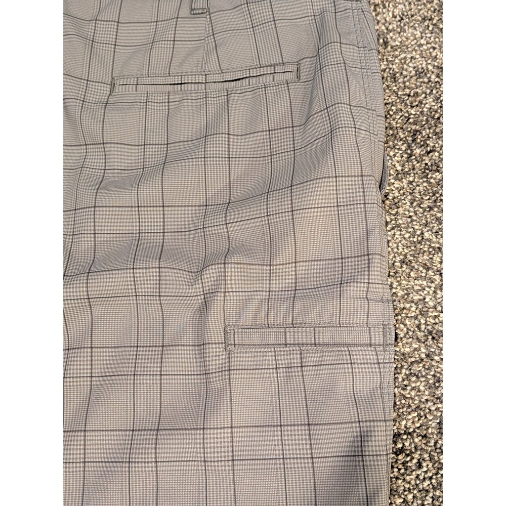 PGA Tour Mens Grey Glen Plaid Golf Shorts Stretch Size 34 Performance Active - Picture 2 of 8